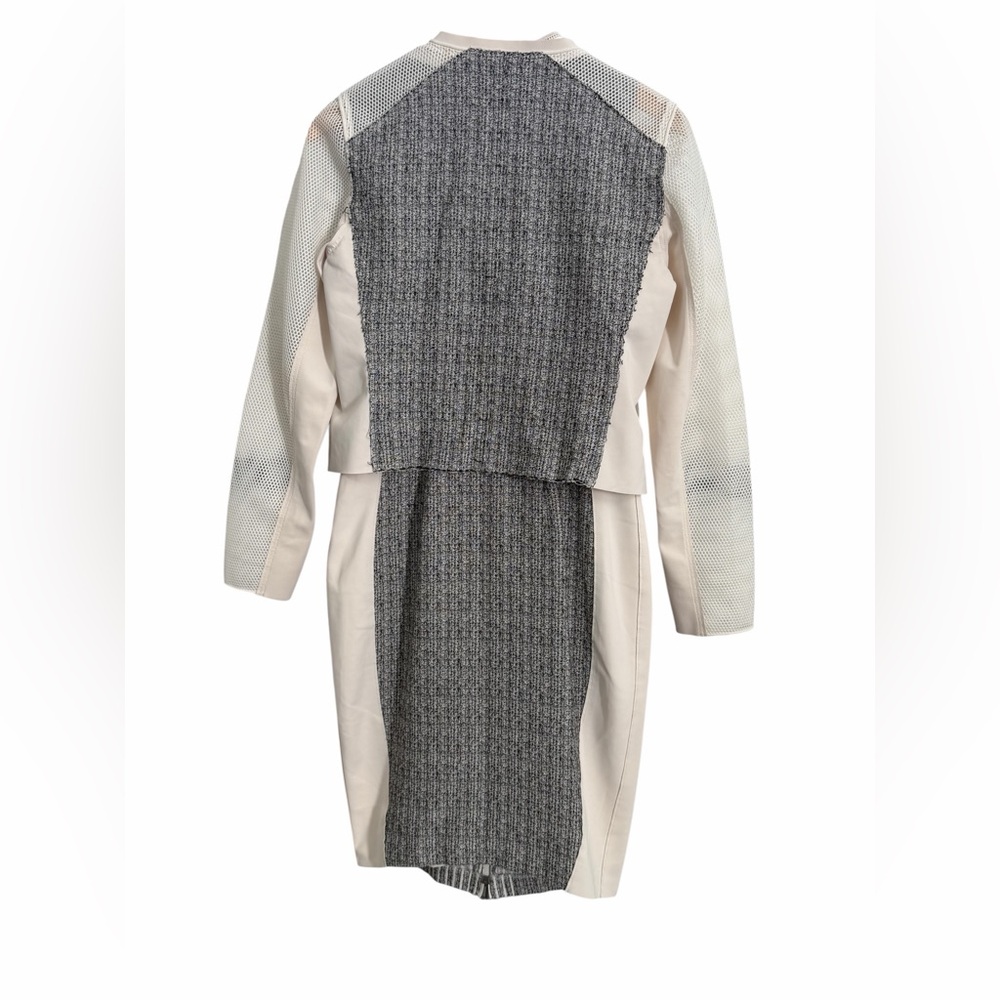 Elie Tahari Gray and Cream Ribbed Zip-Front Knit Dress Set - Picture 4 of 14